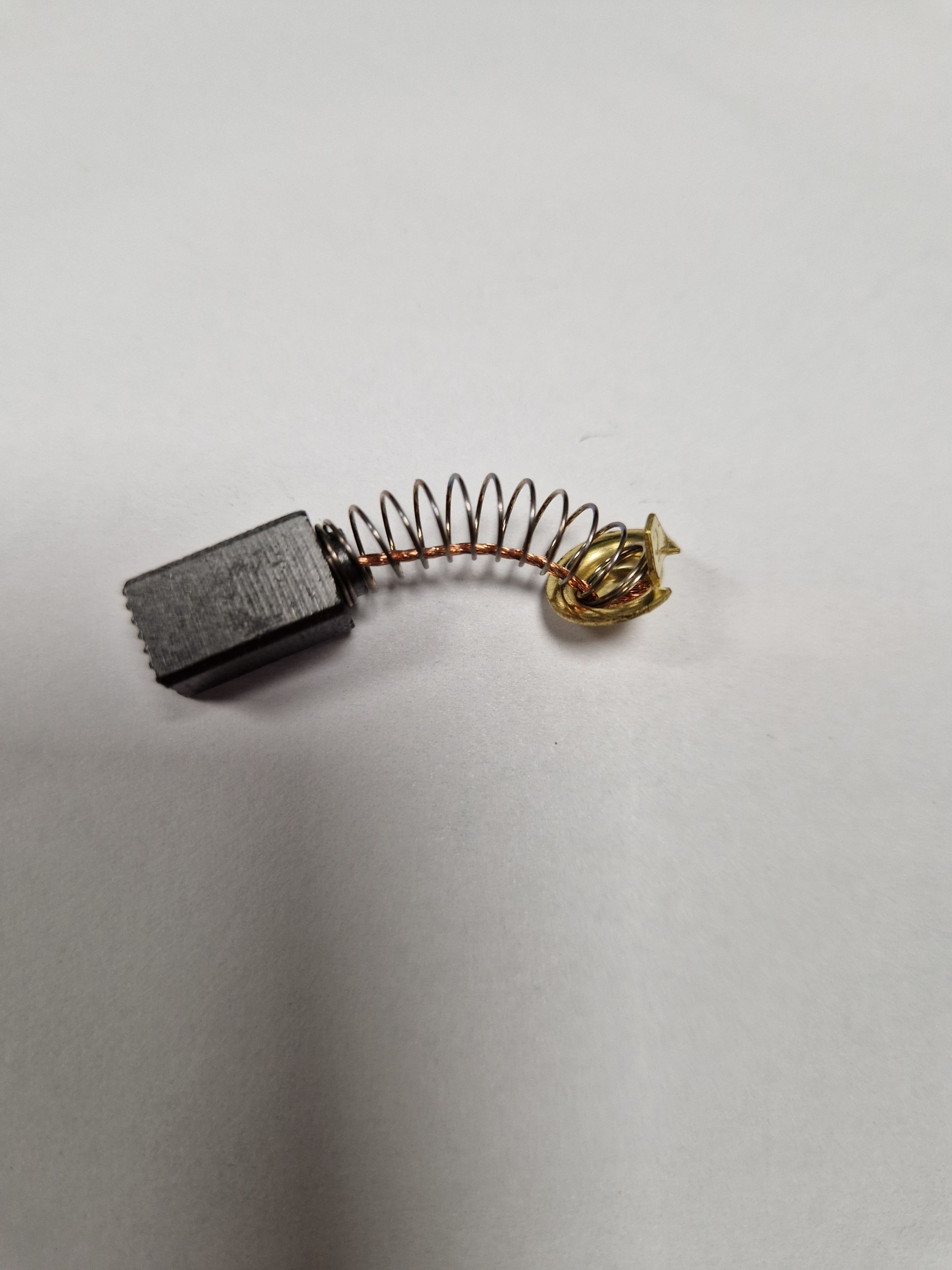 SZÉNKEFE RUGÓS 6,5x7,5 termék fő termékképe