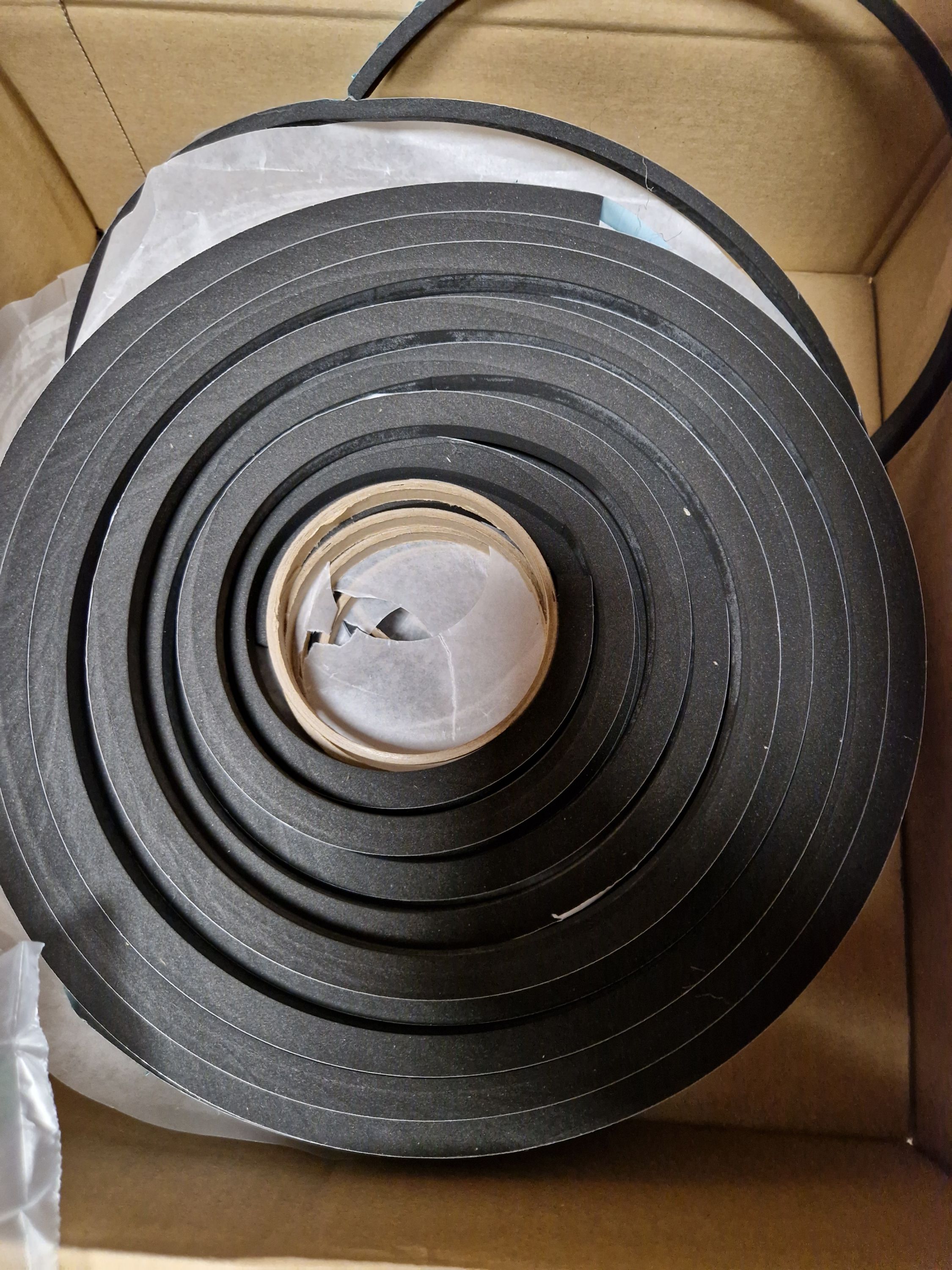 Tömítőszalag EPDM Öntapadós habosított fekete 10x5 mm 10 m termék fő termékképe