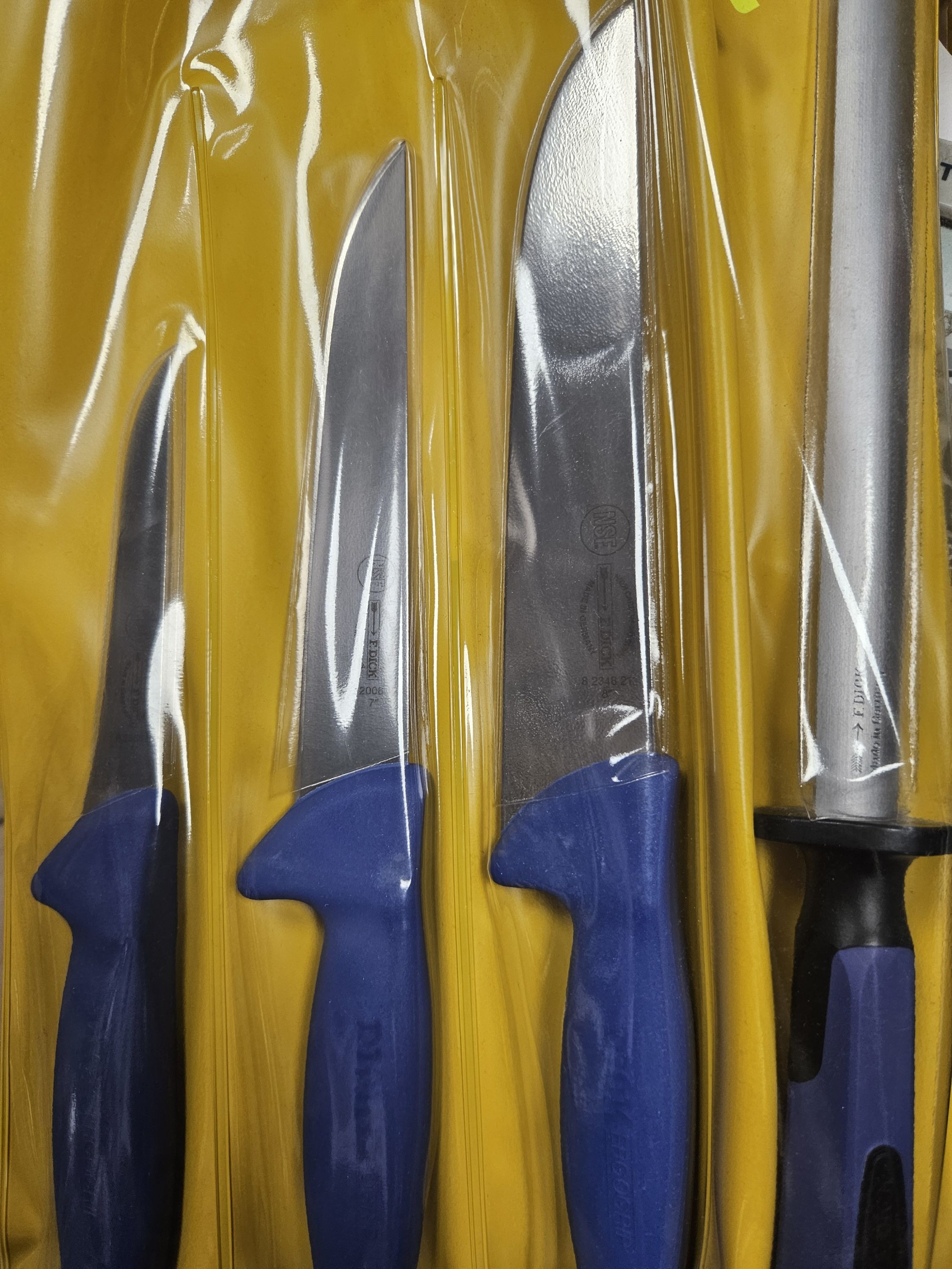 DICK ErgoGrip késkészlet, 4 részes (8236813; 8200618; 8234821; 7357330-66) termék fő termékképe