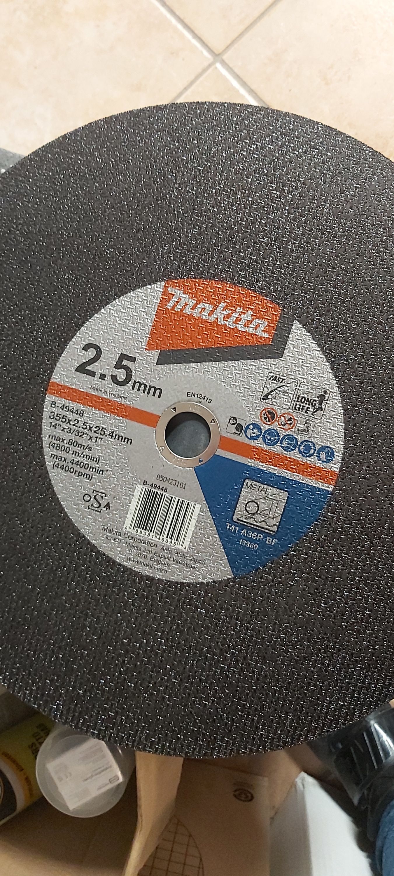 Makita Vágótárcsa 355 x 2,5 x 25,4 termék fő termékképe