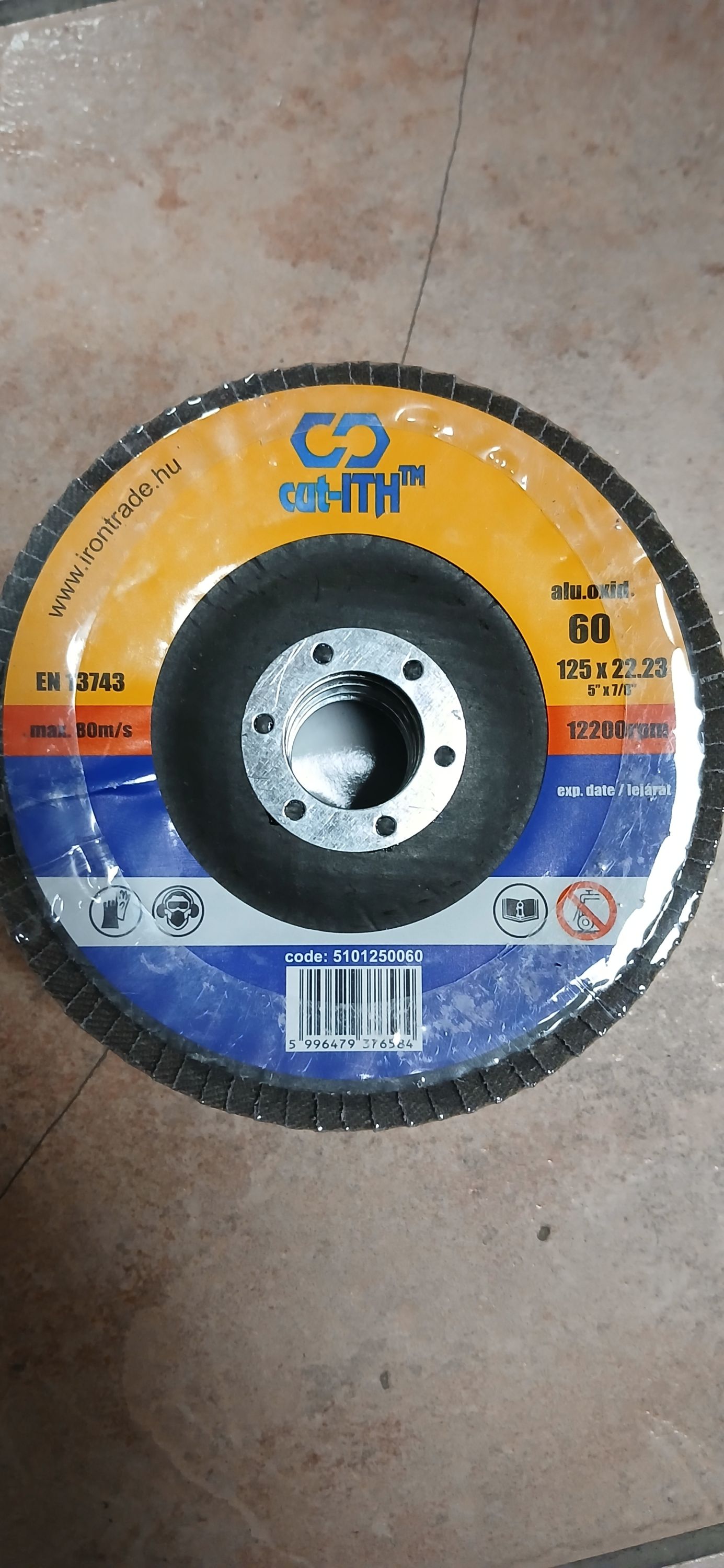 ITH Cut Ith  Lamellás csiszoló barna P60 termék fő termékképe