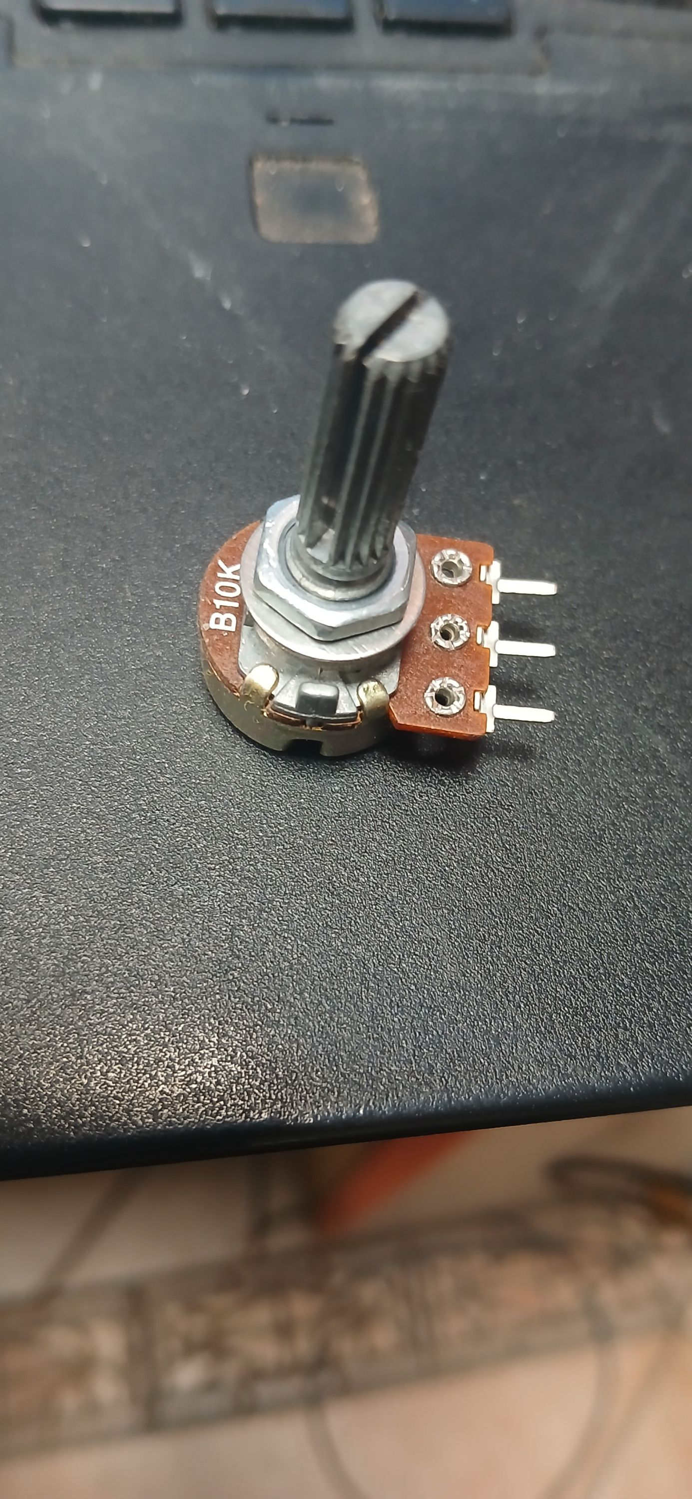 Potméter Előtolóhoz B10K termék fő termékképe