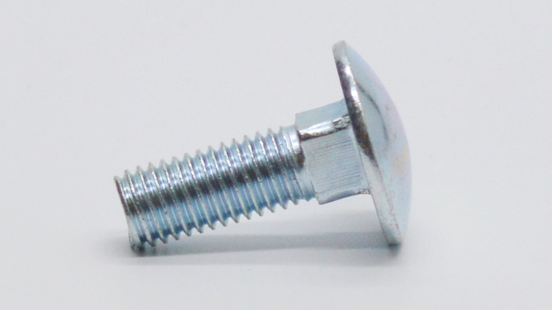 Kapupánt csavar DIN 603, 4.8   horganyzott 6x30  tövigmenetes termék fő termékképe