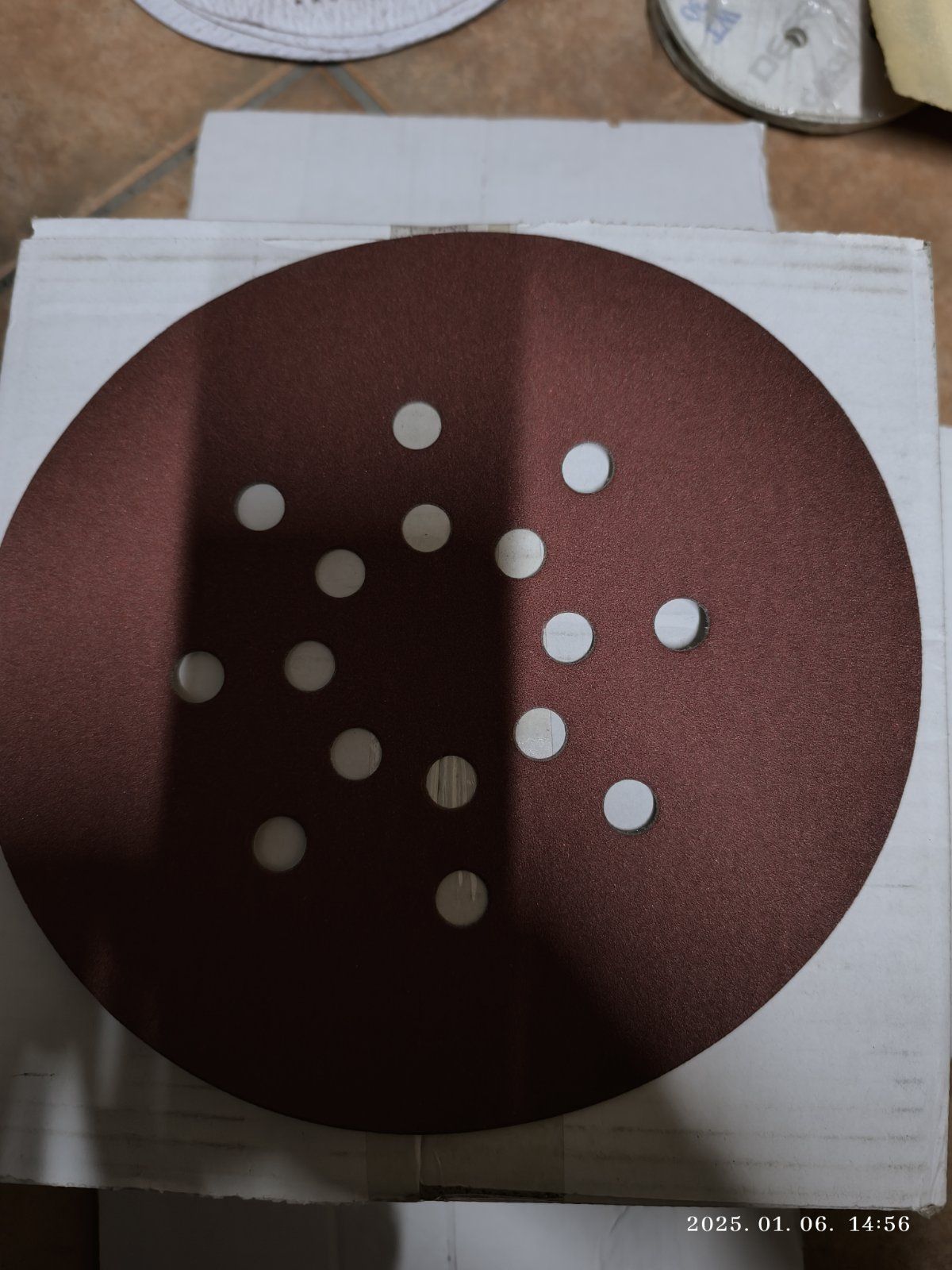 FLEXMANN tépőzáras csiszolókorong 225mm P180 termék fő termékképe