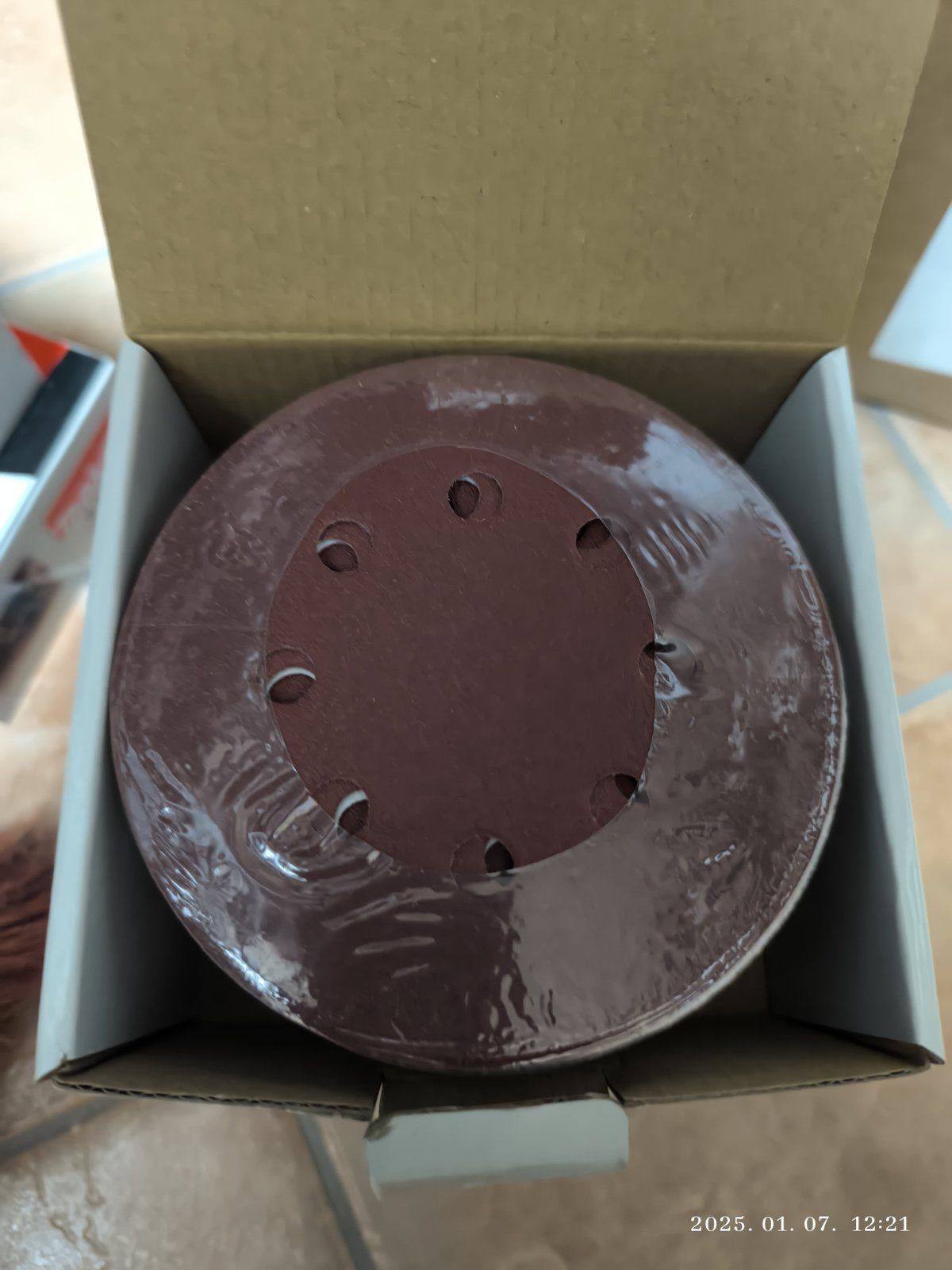 Makita excenter csiszolópapír "E" papíron, 125mm K120 50db termék fő termékképe