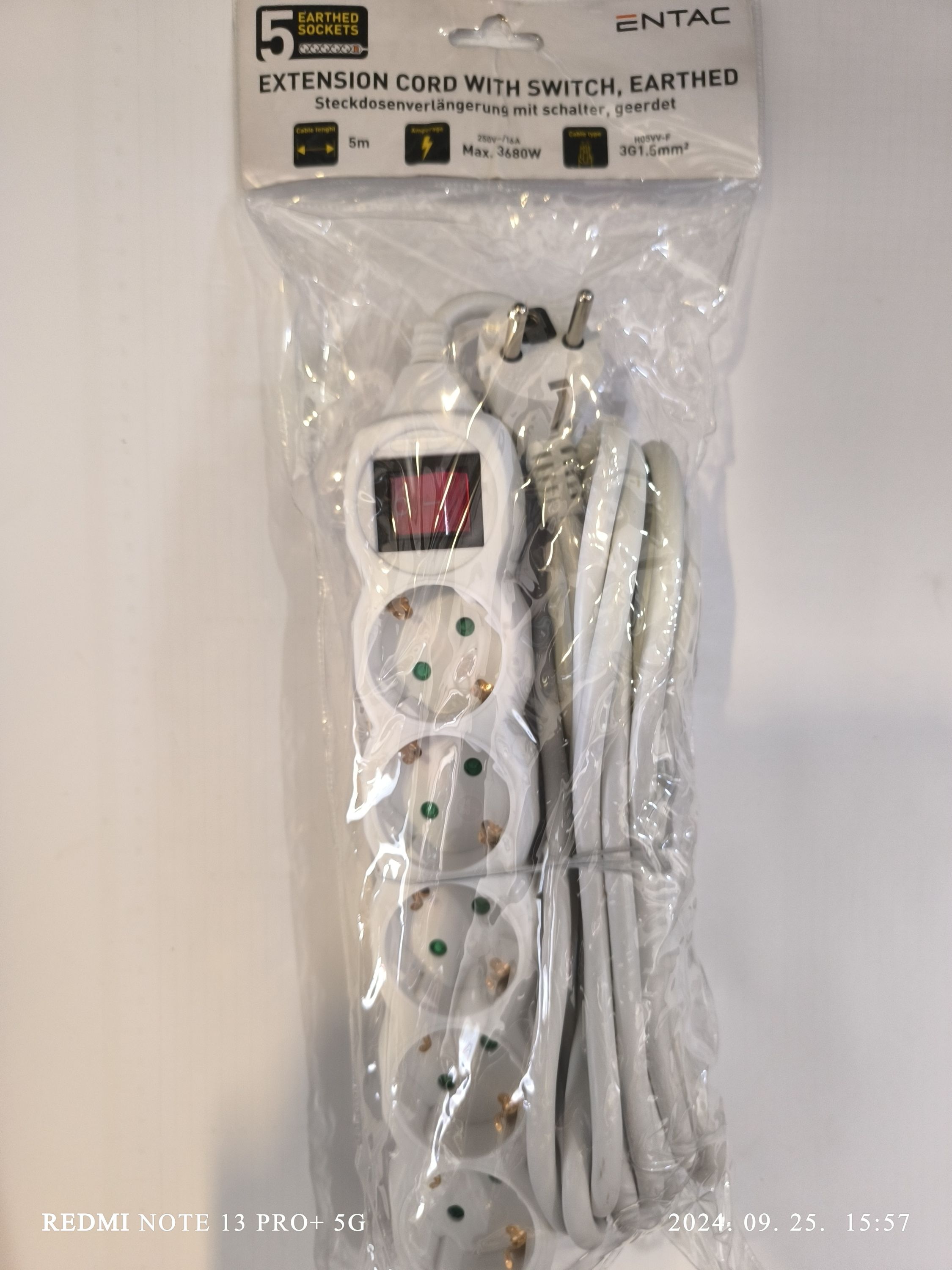 ENTAC elosztó 5 foglalat kapcsolóval 5m  3G1.5mm2 termék fő termékképe