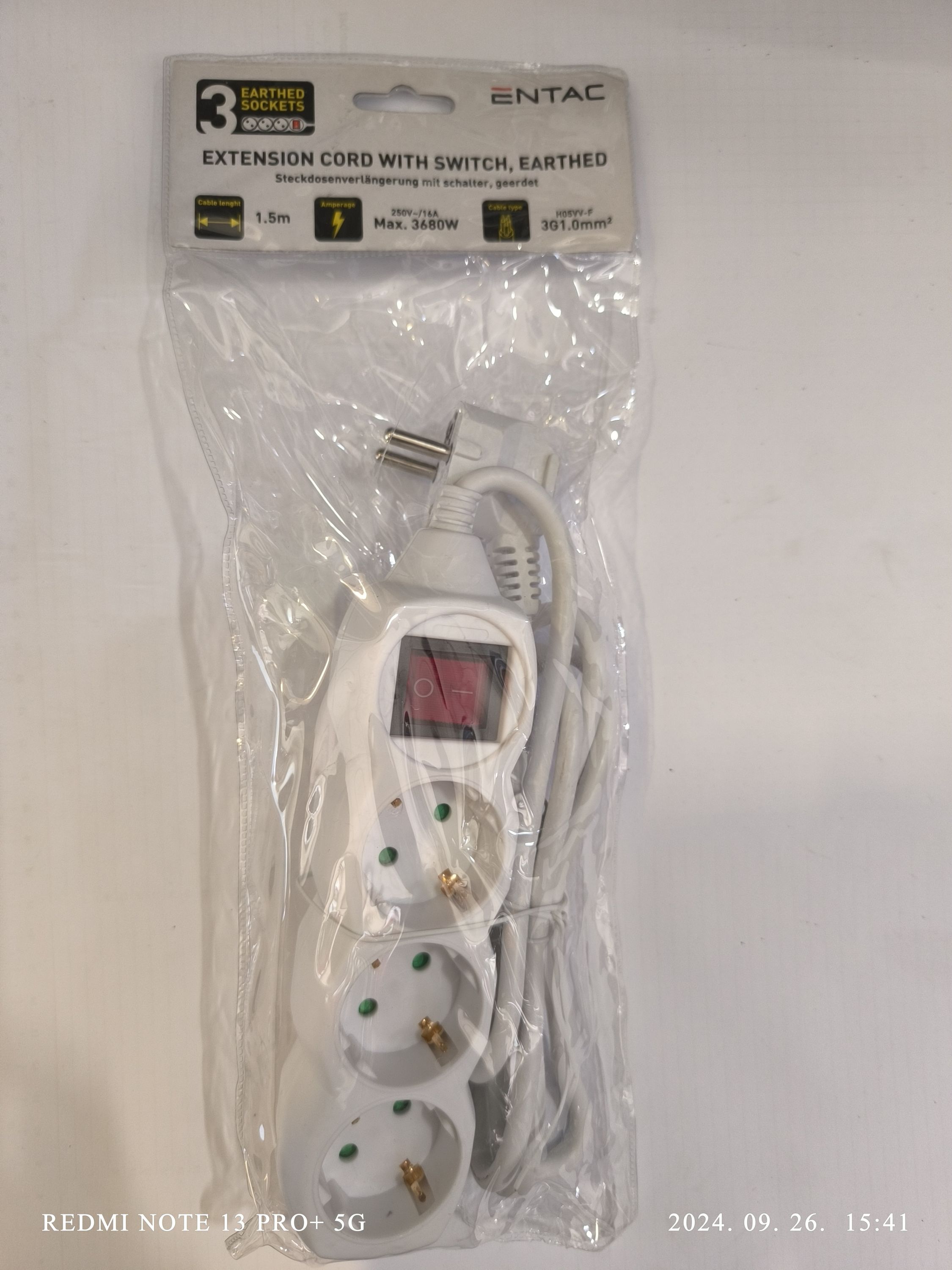 ENTAC elosztó 3 foglalat kapcsolóval 1.5m  3G1.0mm2 termék fő termékképe